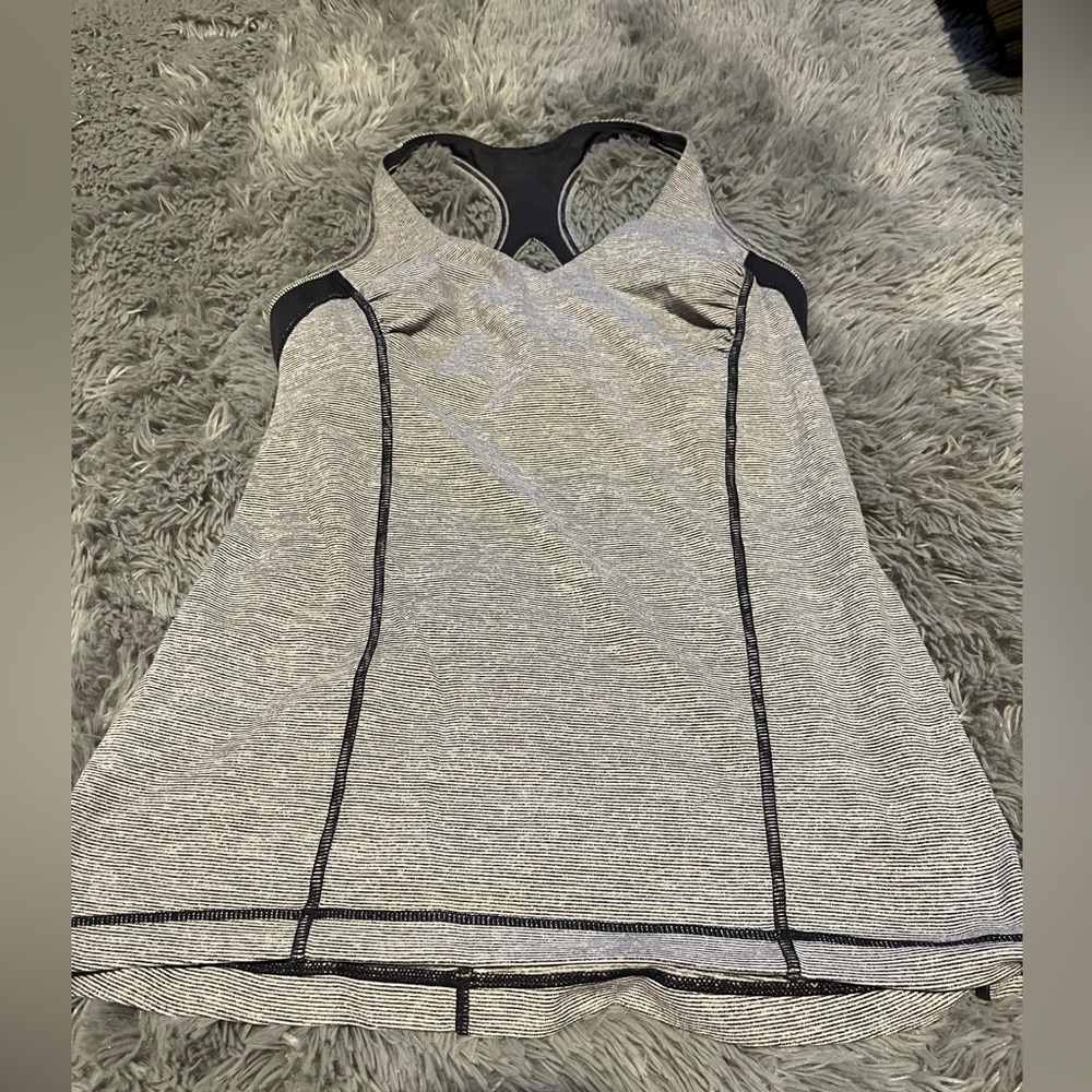 Lululemon sports bra